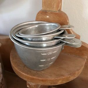 Vintage Measuring Cup Set